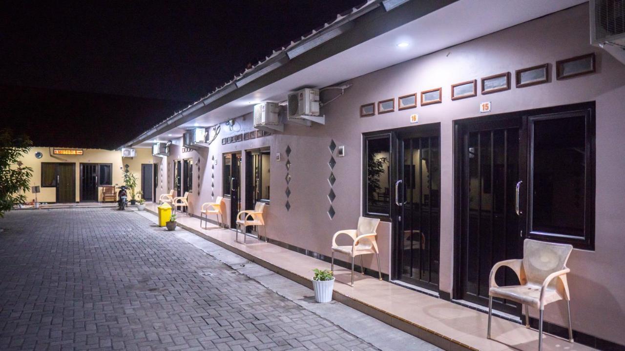 Sitiinggil Guest House Syariah Tegal Kültér fotó