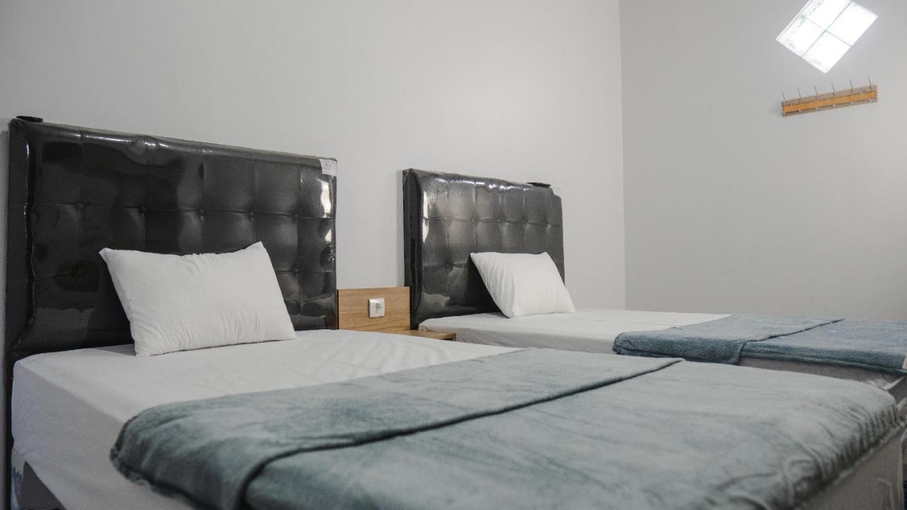 Sitiinggil Guest House Syariah Tegal Kültér fotó